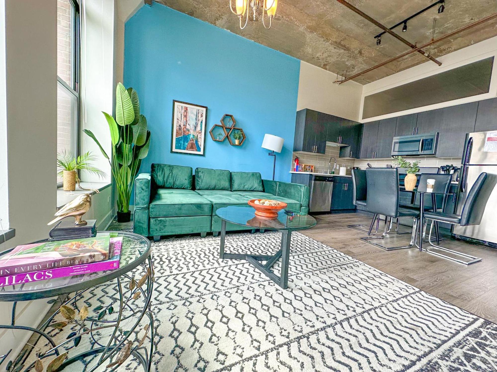 Chicago 2Br Suite Perfect For Convention And Business Trips Near Mccormick Place, Arena, Soldier Field And Grant Park *