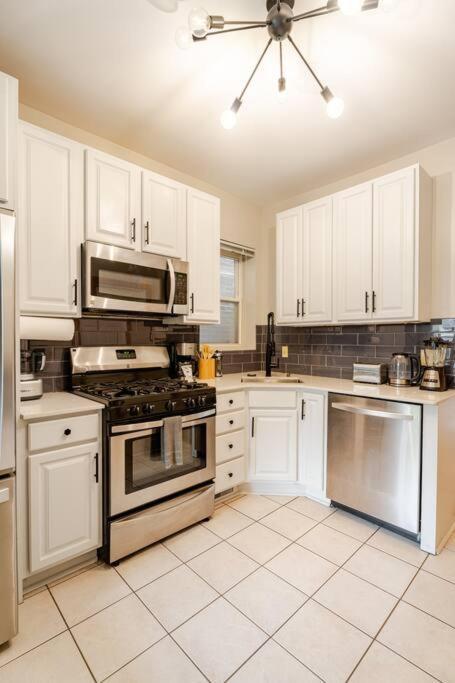 Wrigley 4br Home, Sleeps 10 Chicago