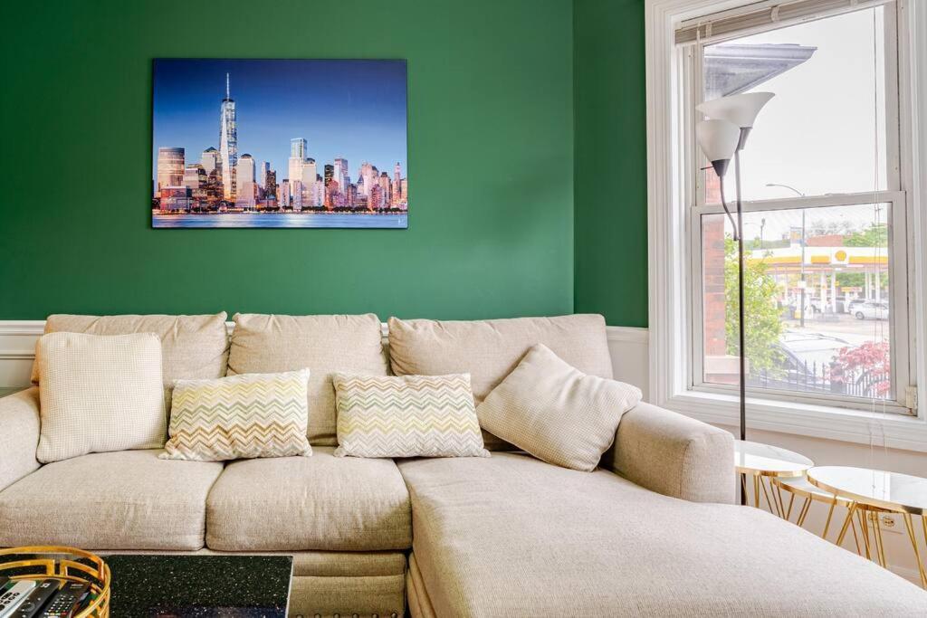 Wrigley 4br Home, Sleeps 10 Holiday home Chicago