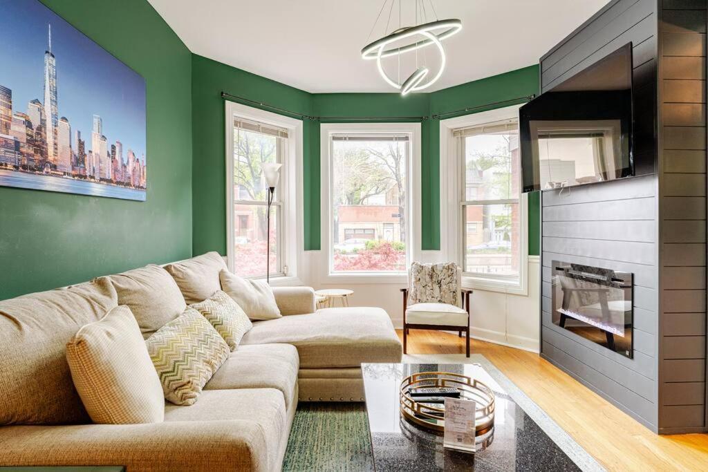Wrigley 4br Home, Sleeps 10 Holiday home *