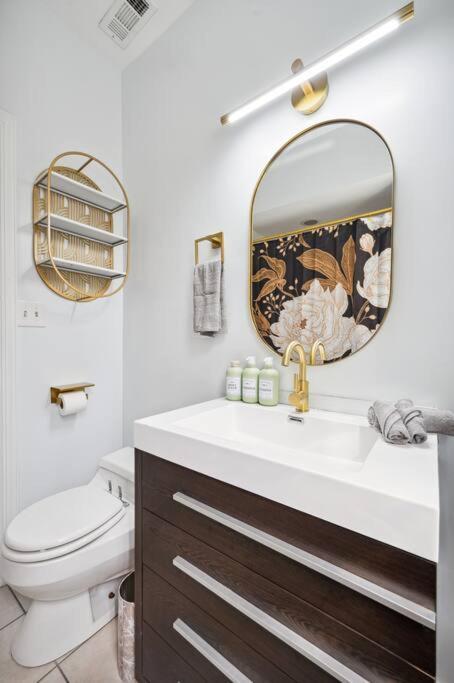 Wrigley 4br Home, Sleeps 10 Holiday home Chicago