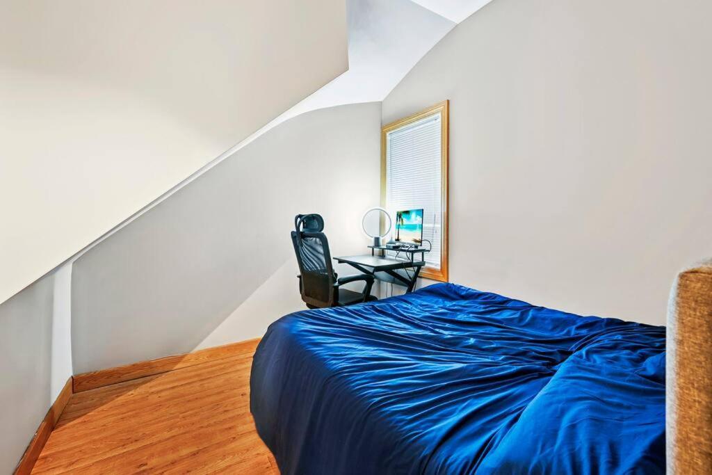 Wrigley 4br Home, Sleeps 10 * Chicago