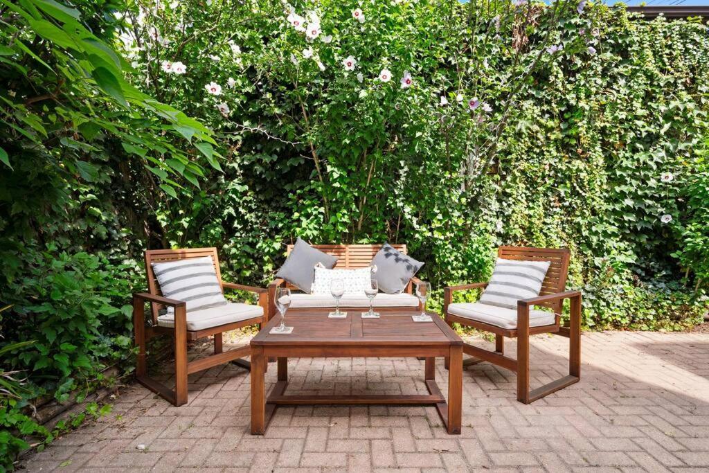 Wrigley 4br Home, Sleeps 10 Chicago