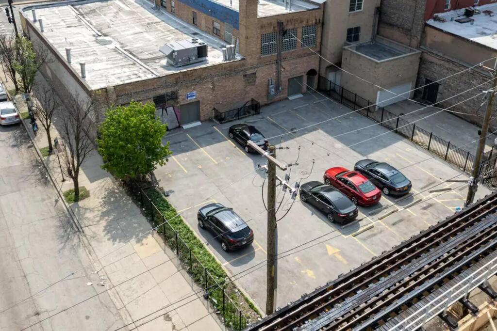 South Loop 3br With Optional Parking Near Mccormick Place