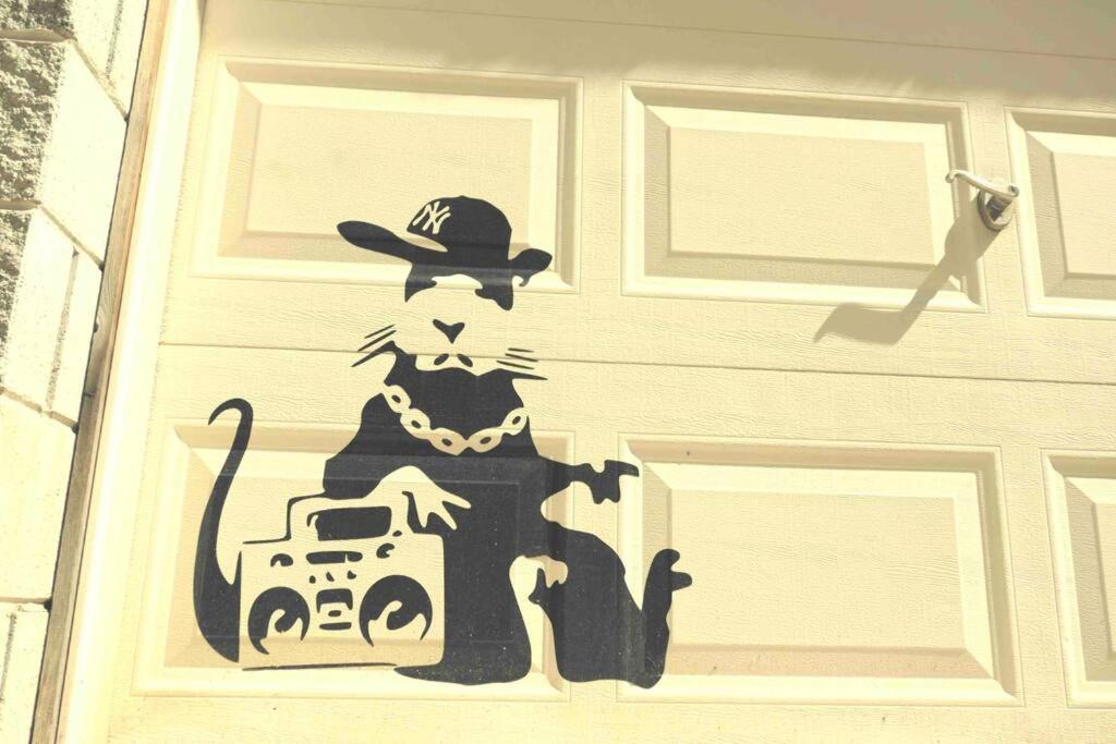 The Banksy-greystone Rooftop Firepit United Center * Chicago