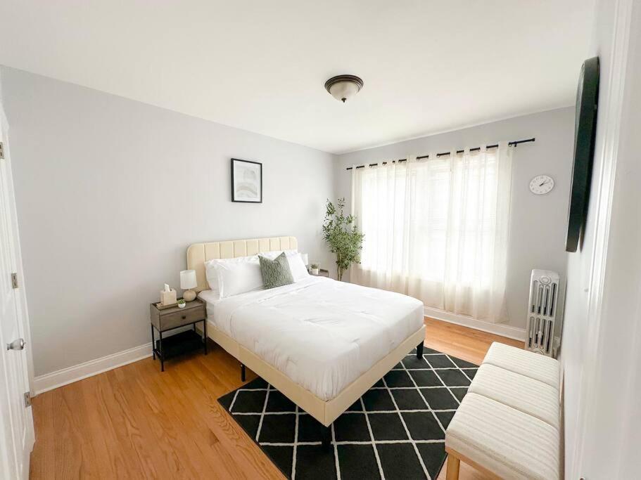 Cozy Retreat, Prime Location Near Loyola & Beach! Apartment