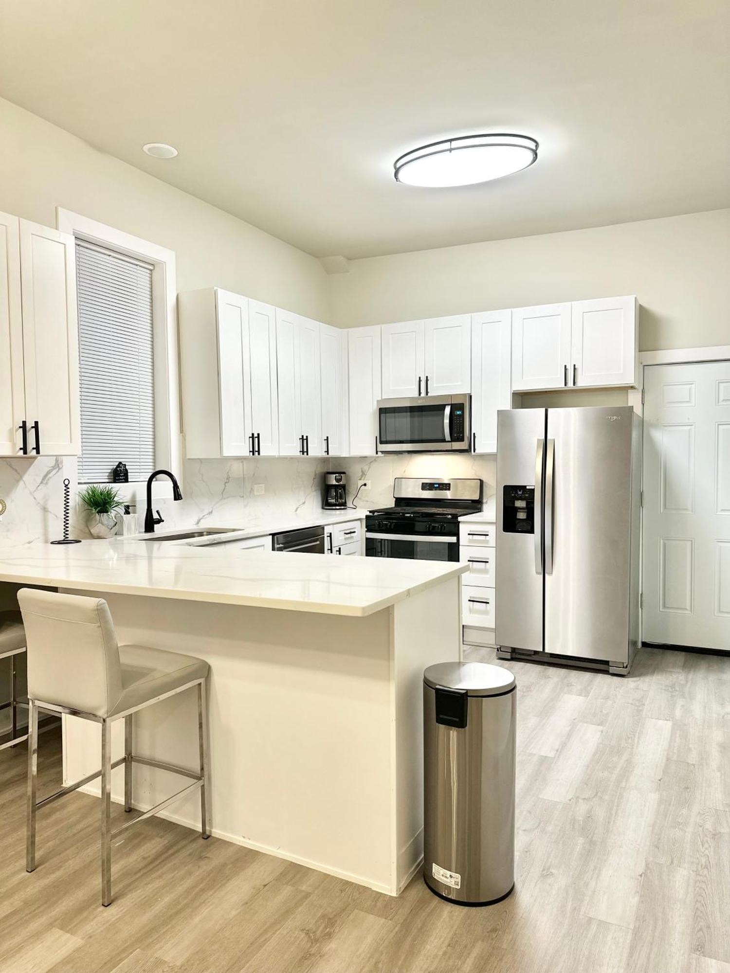 1F Modern Comfort In The City Apartment