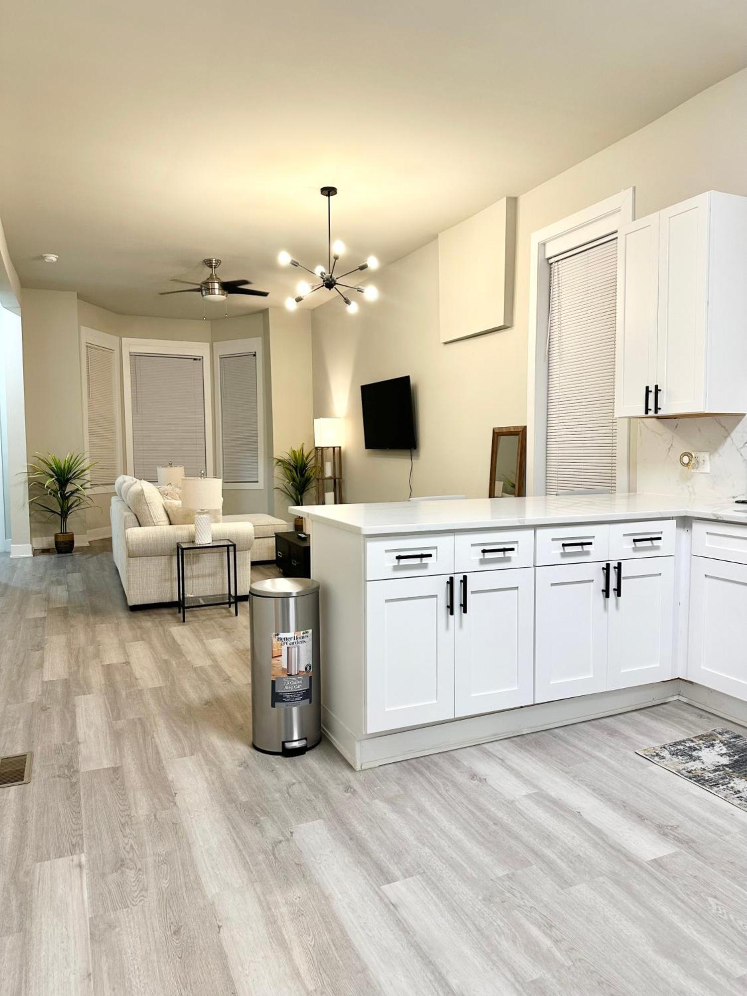 1F Modern Comfort In The City Apartment