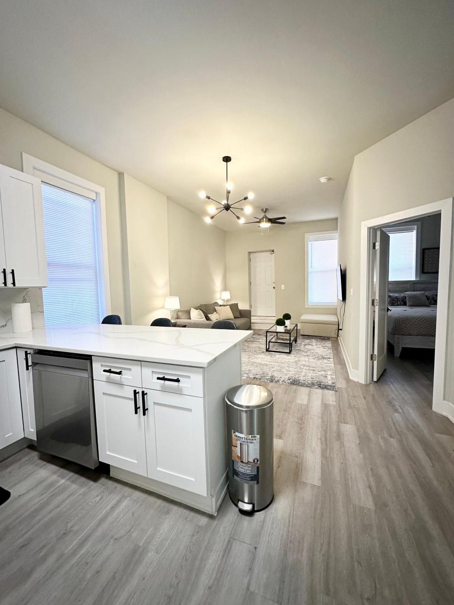 1r Cozy 1bd Near Downtown Apartment