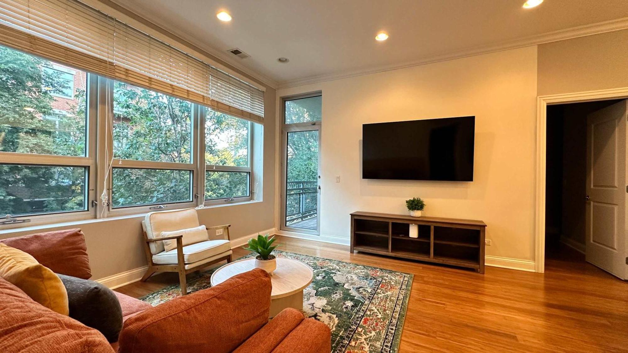 Private Balcony 1 Garage Parking Sleeps 6 Apartment