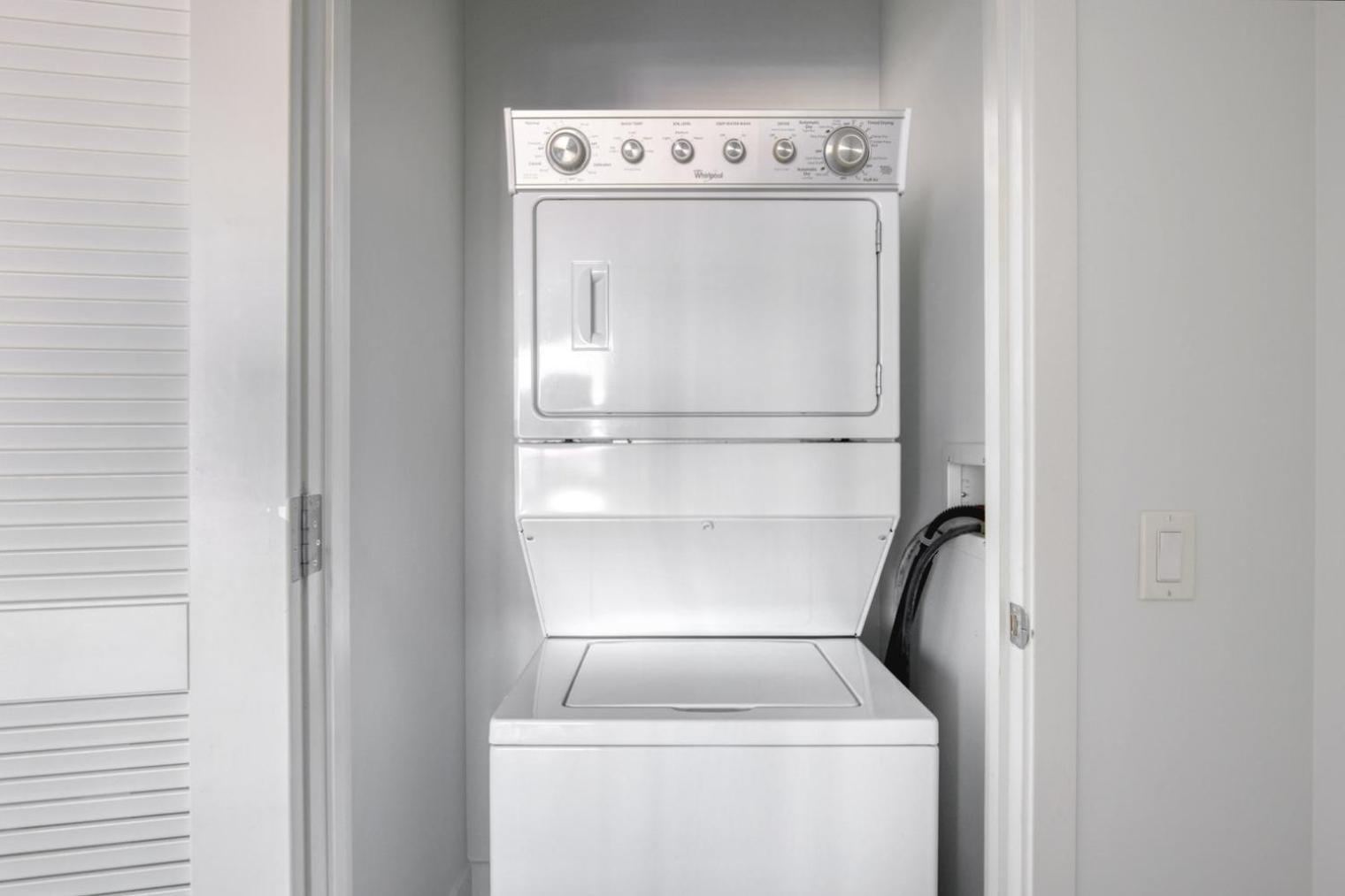 Apartment River North 1br W Gym Pool Roof Nr Riverwalk Chi-818 Chicago