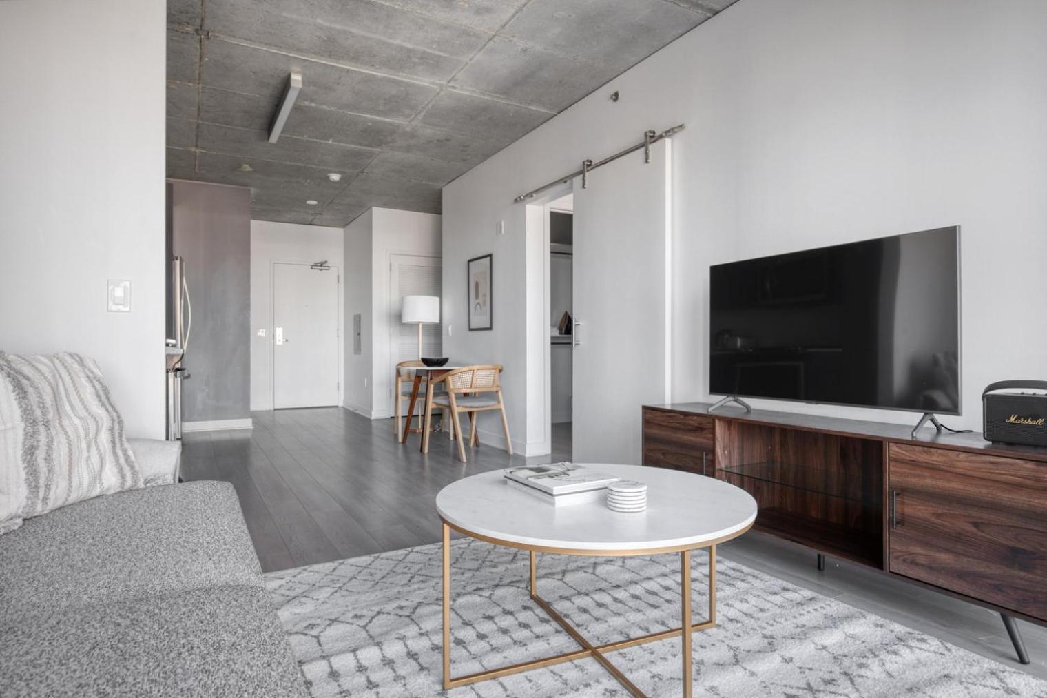 River North 1br W Gym Pool Roof Nr Riverwalk Chi-818