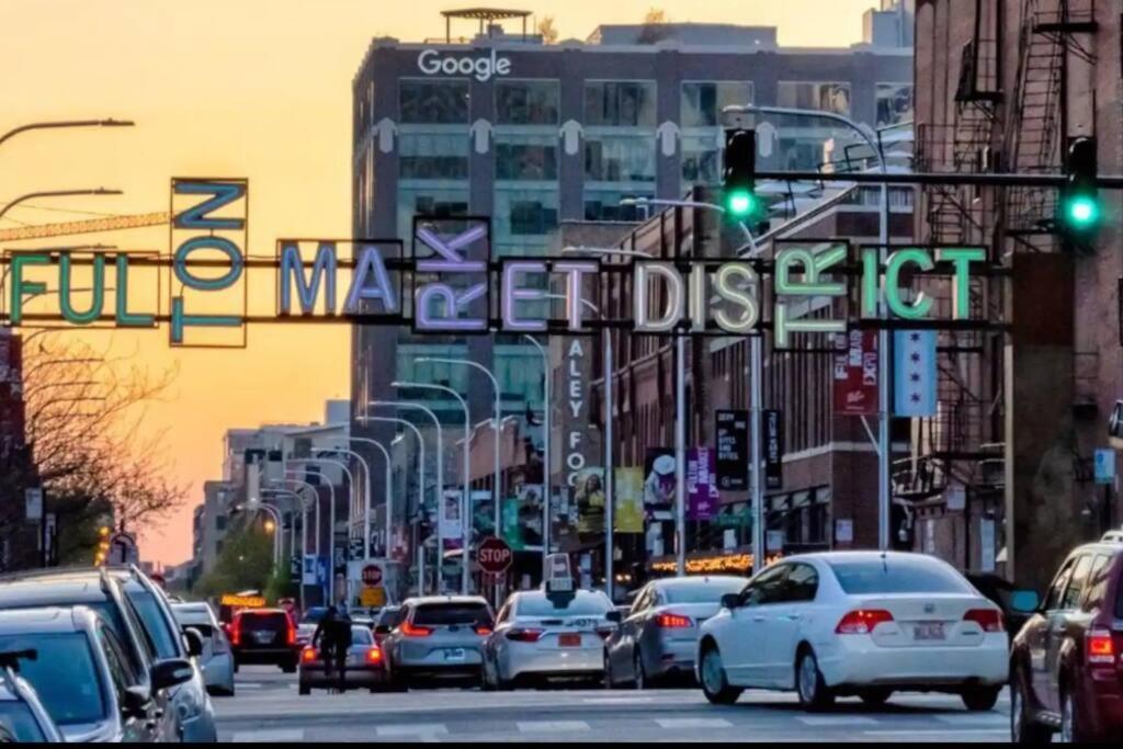 Apartment 5mins From Downtown 2bd Fulton Market, Free Onsite Parking *