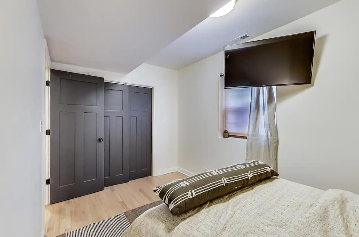 Charming Getaway With Patio * Chicago