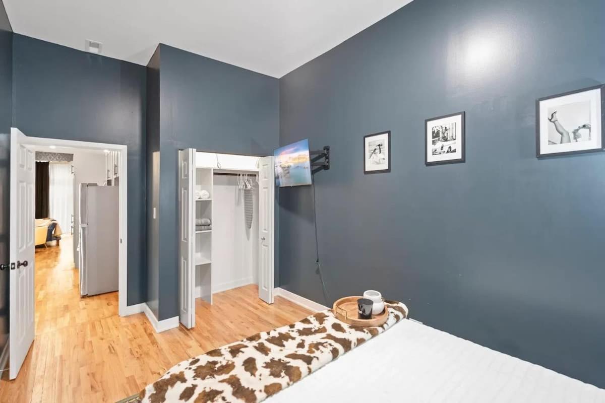 2 Bd 2 Ba Bucktown Safari Flat Apartment Chicago