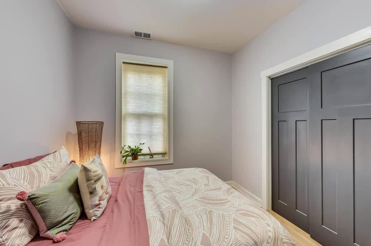 Modern 2br With Patio & Cozy Space Appartement *