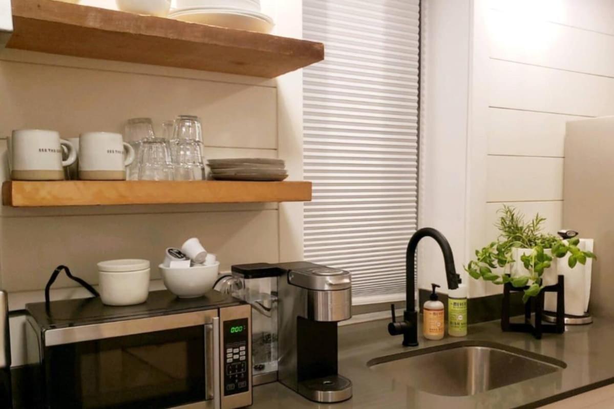 Modern 2br With Patio & Cozy Space Appartement *