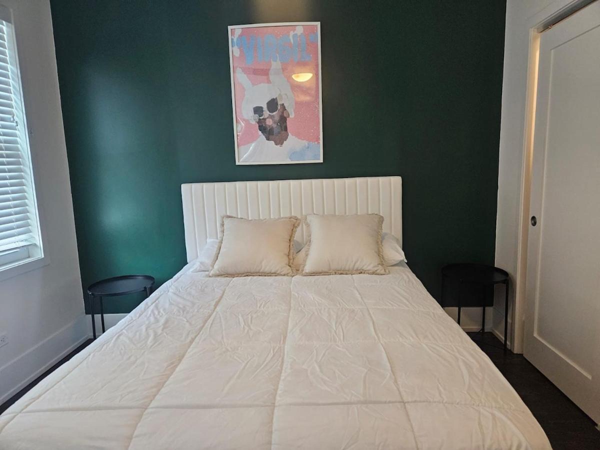 Holiday home The Retreat Just 10 Mins From Bulls Arena Chicago