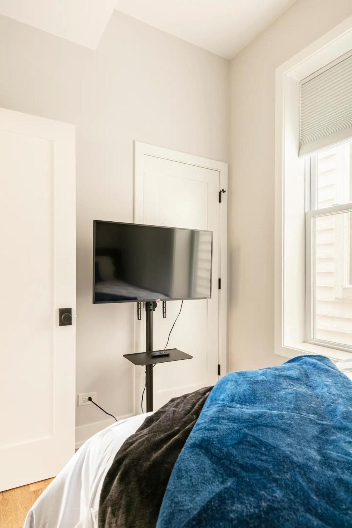 Chic Fully Furnished Chicago