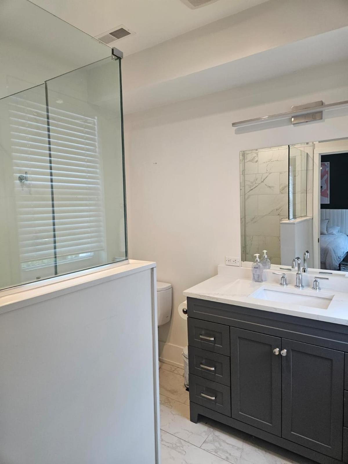 Holiday home The Retreat Just 10 Mins From Bulls Arena Chicago