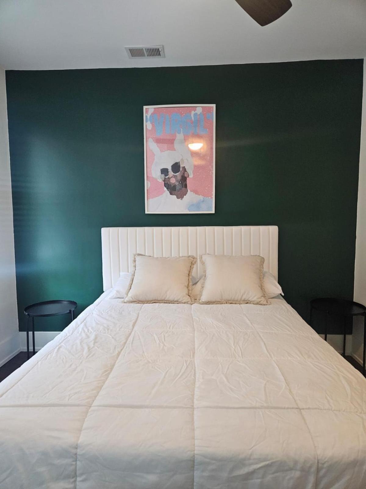 Holiday home The Retreat Just 10 Mins From Bulls Arena Chicago