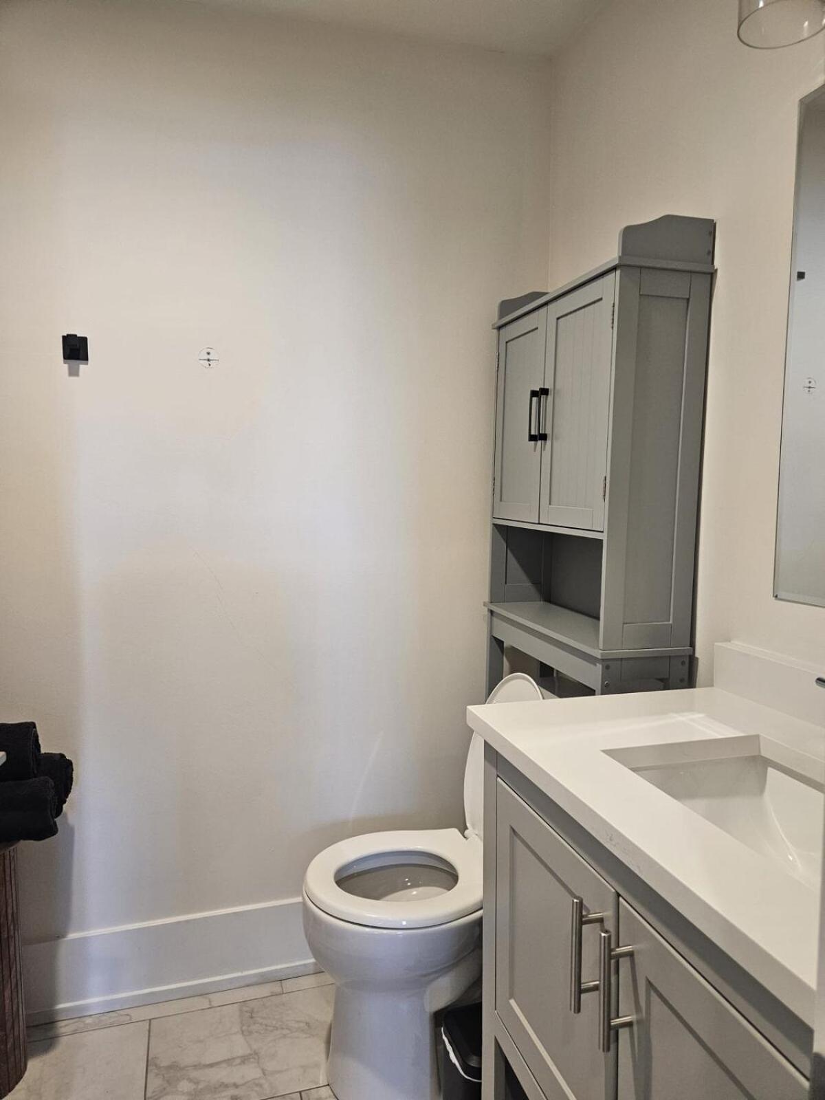 The Retreat Just 10 Mins From Bulls Arena Holiday home Chicago