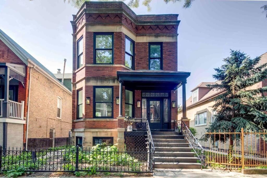 Stylish 2br Stunner In Unbeatable Location * Chicago