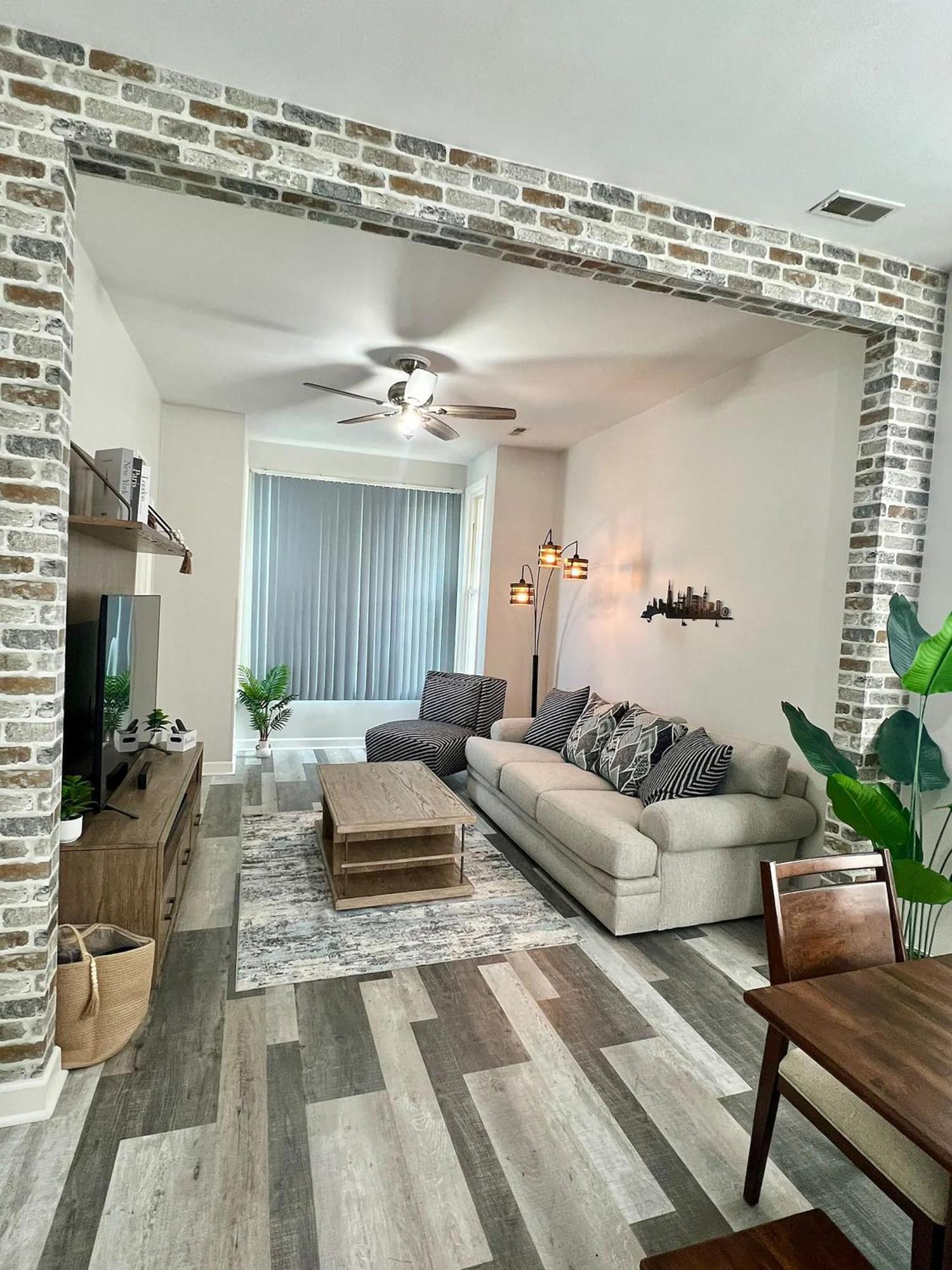 Appartement Cozy 3 Bedroom Near Downtown Parking