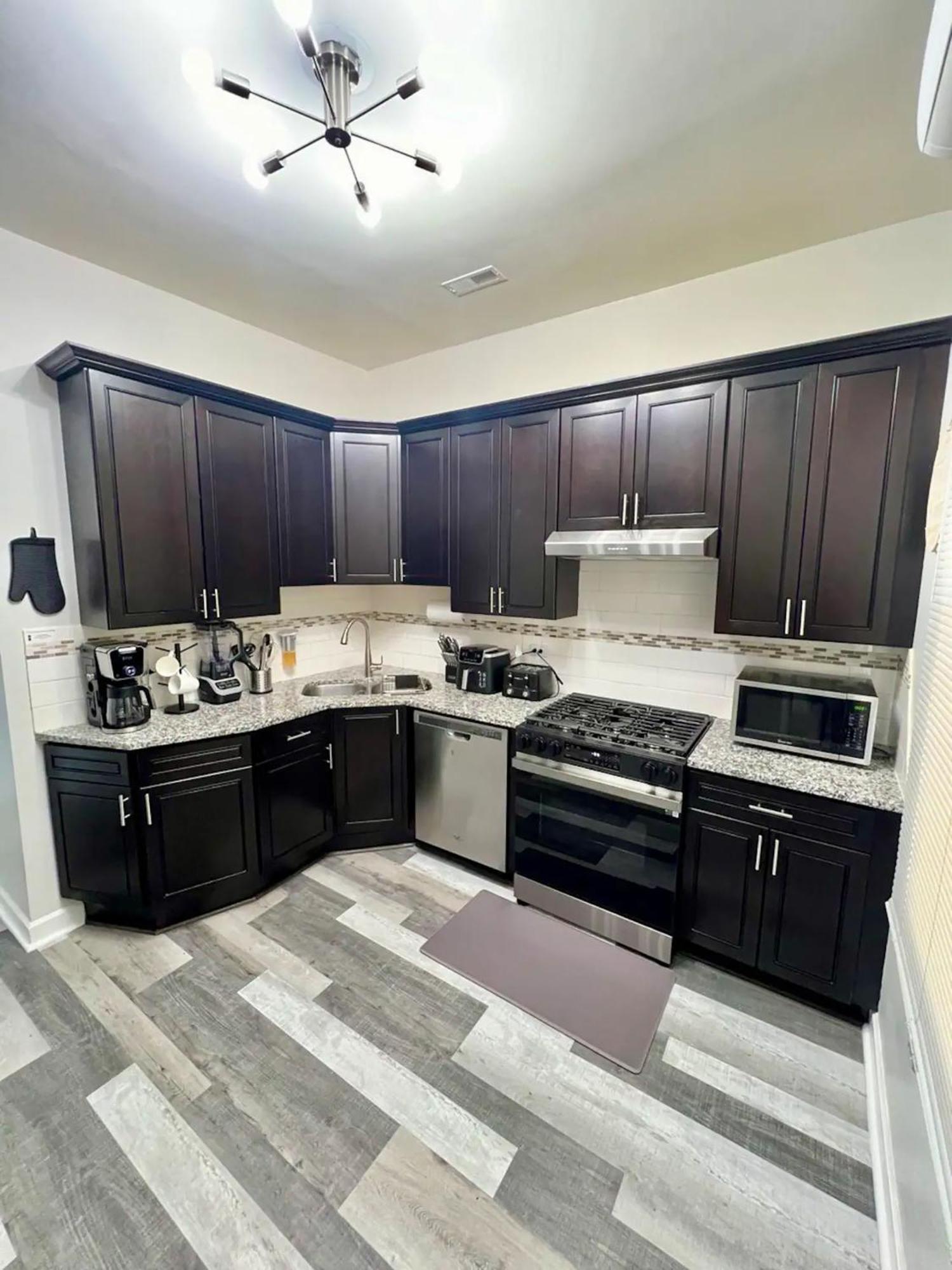 Appartement Cozy 3 Bedroom Near Downtown Parking