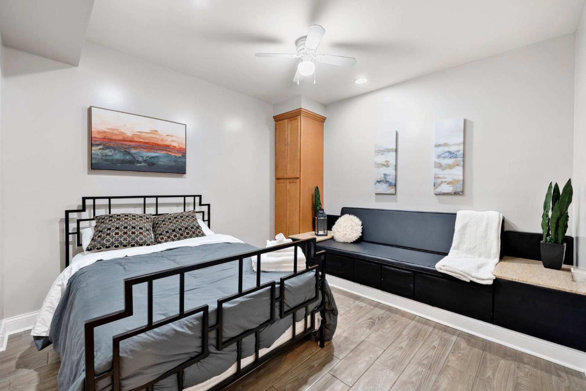 Spacious Luxury Retreat 8 Bed Oasis With 6 Baths Holiday home