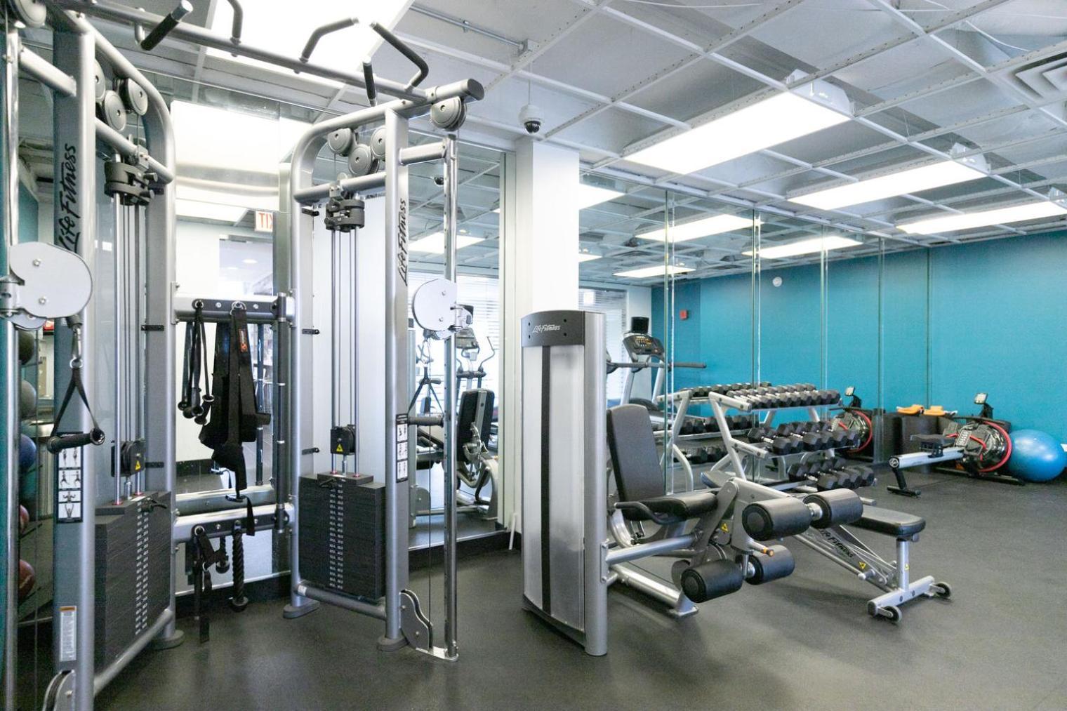 Blueground Edgewater Gym Lounge Wd Chi-1106