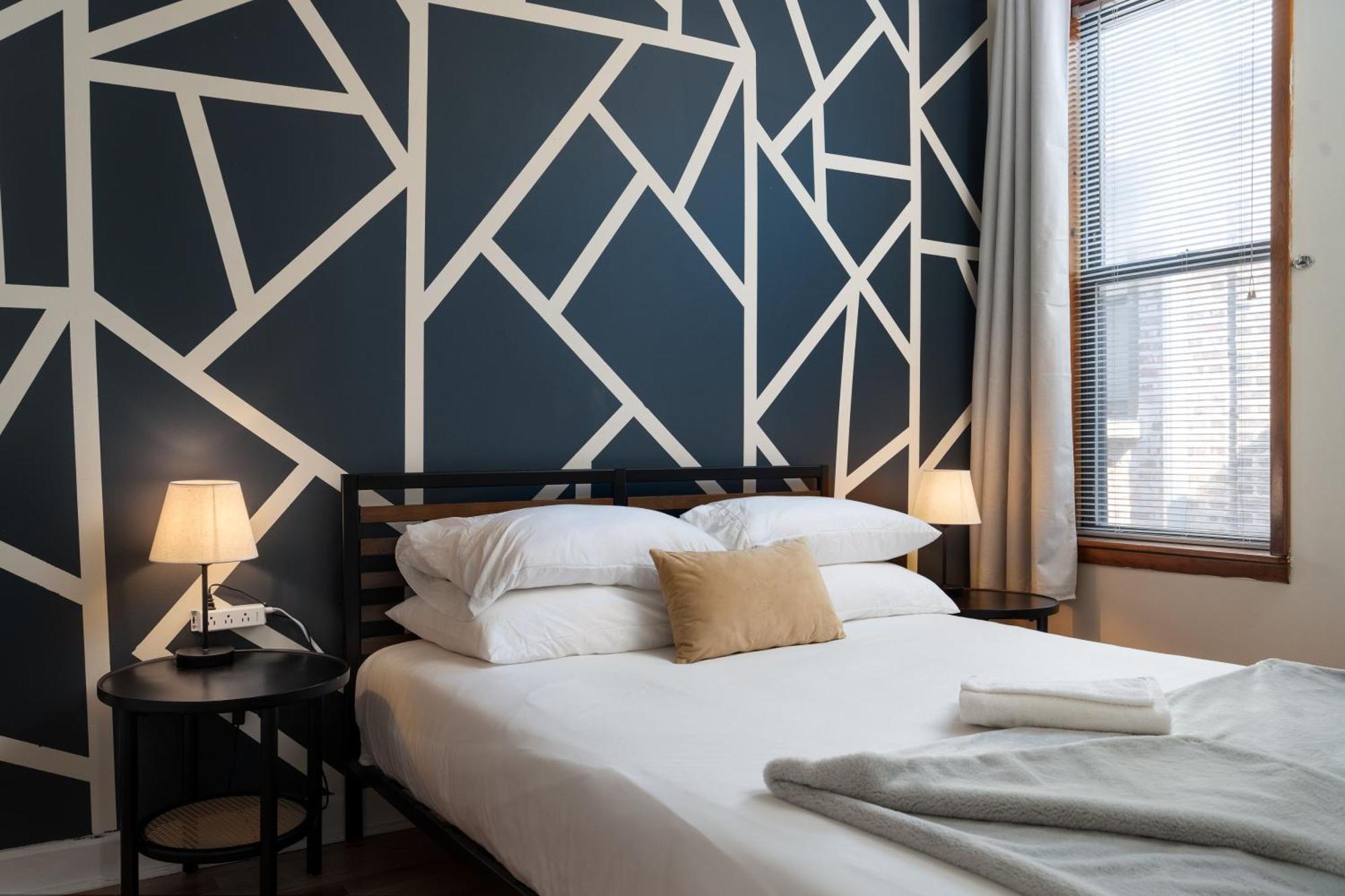 Ukrainian Village 2br Modern D2