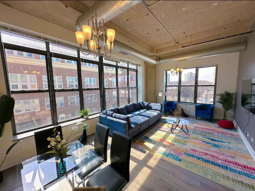 Apartment Family Friendly Spacious 3Br Suite Sleeps Up To 10 Guests With Optional Parking And Gym Access Near Mccormick Place And Soldier Field *