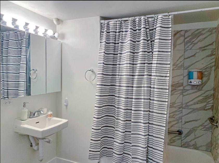 Mccormick Place Beautiful Studio Suite With Optional Parking And Gym Access Sleeps 4 Near Soldier Field And Downtown Chicago Appartement