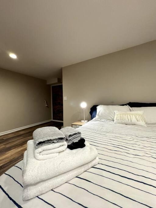 Apartment Oldtown Stylish Cute Chicago