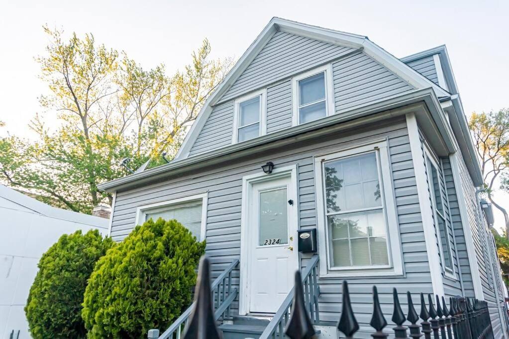Exquisite Rogers Park 1 Bedroom, 1 Bath Near Evanston Appartement *