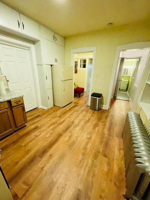 Exquisite Rogers Park 1 Bedroom, 1 Bath Near Evanston *