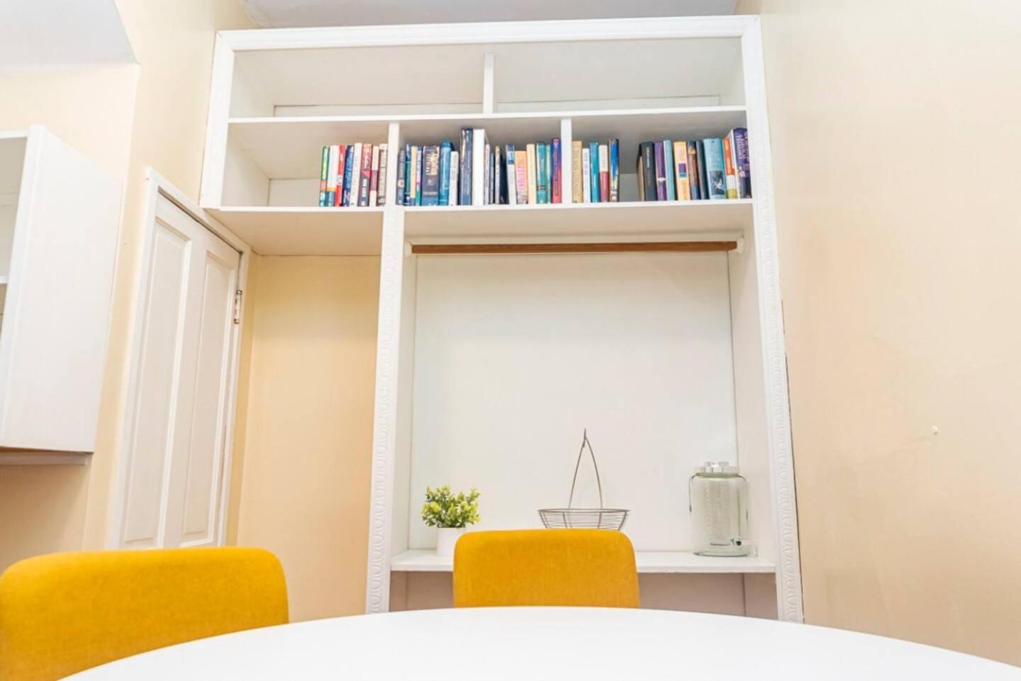 Exquisite Rogers Park 1 Bedroom, 1 Bath Near Evanston * Chicago