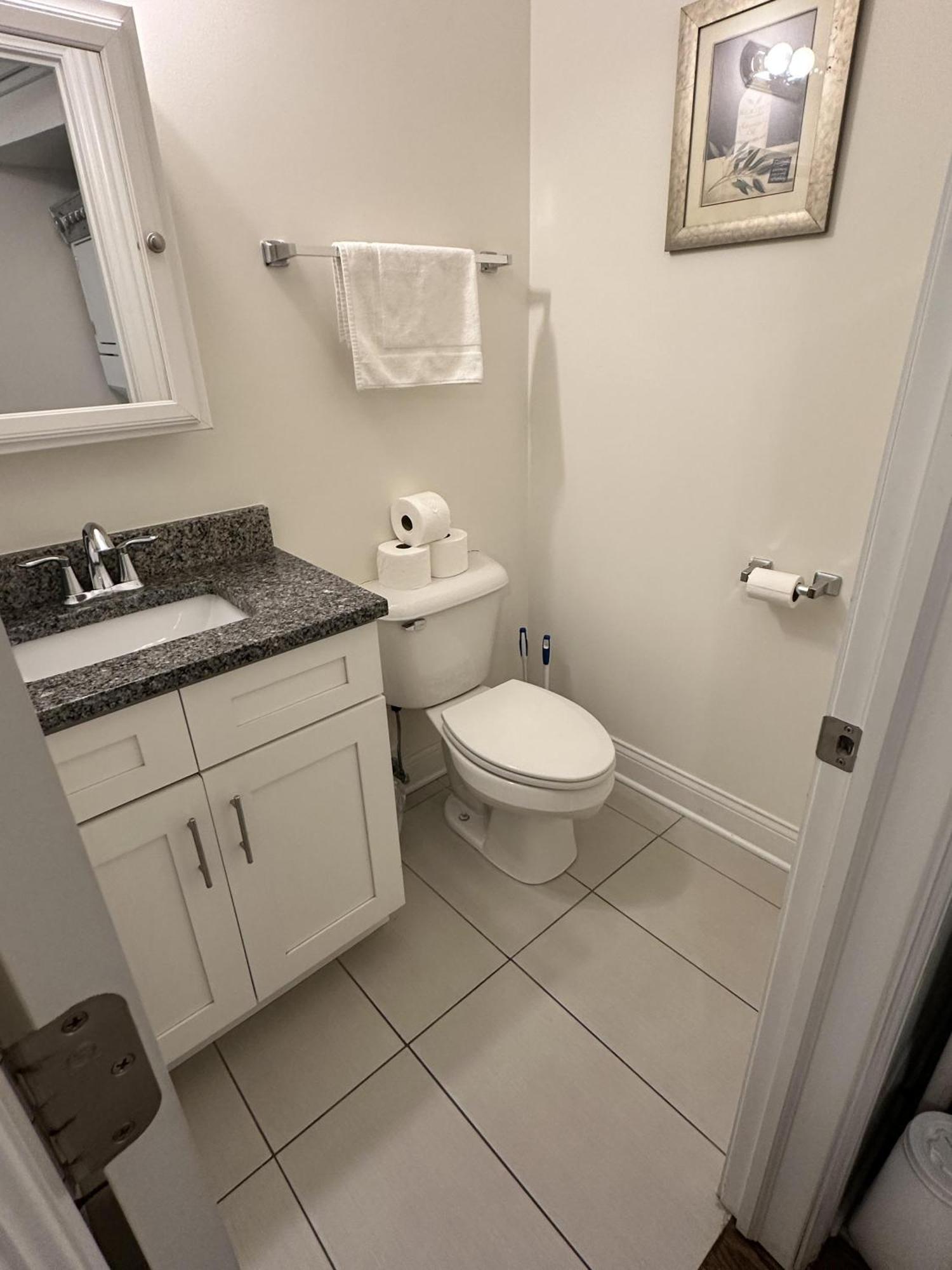 Spacious West Town Oasis With Parking! Holiday home