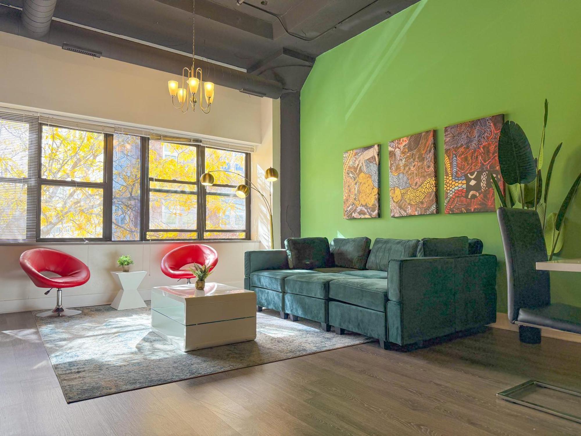 Ideal 3Br Business Or Leisure Rental In Chicago Fully Stocked Kitchen & Fast Internet With Optional Parking Near Soldier Field, Grant Park & Mccormick Place *