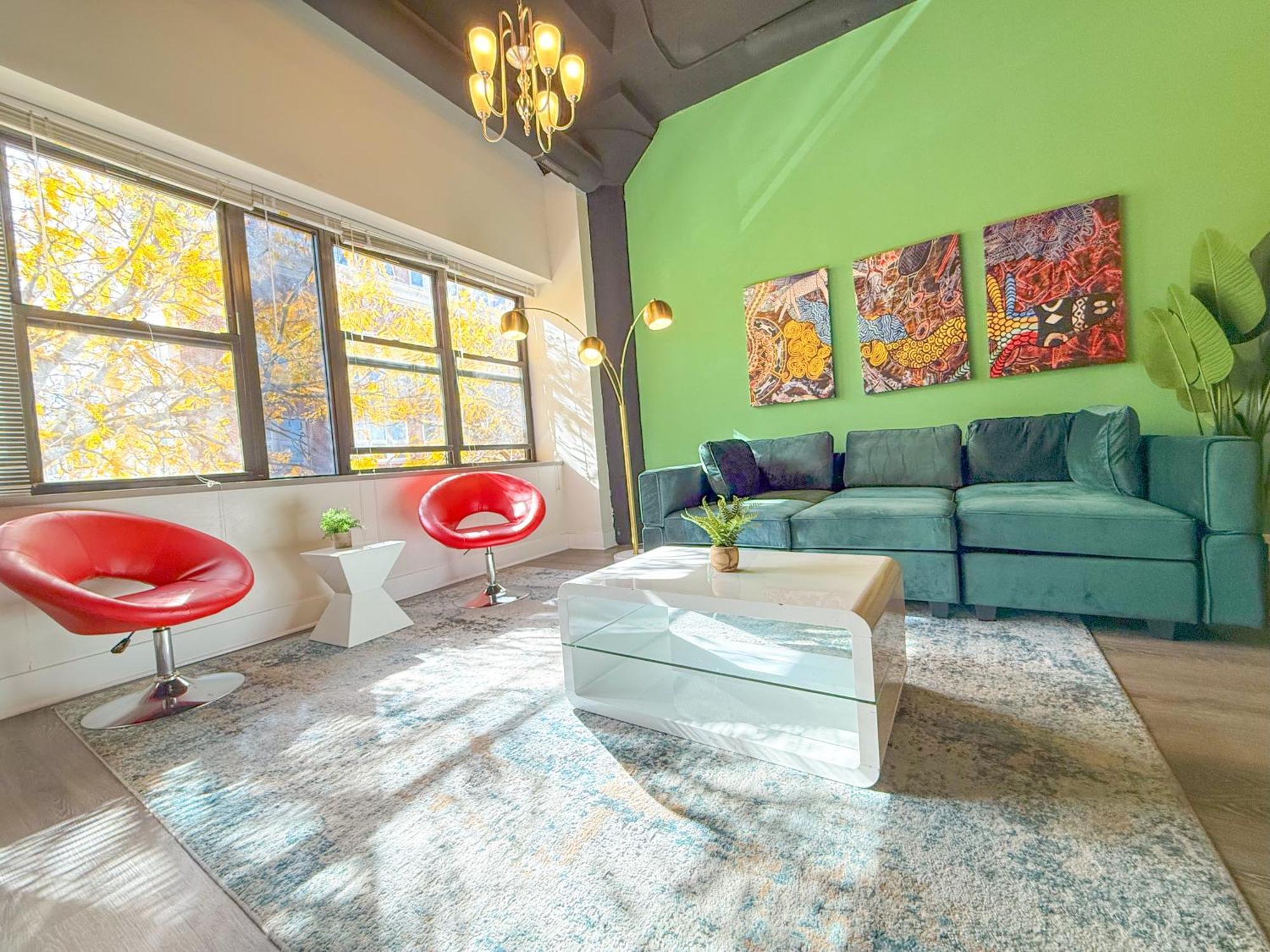 Ideal 3Br Business Or Leisure Rental In Chicago Fully Stocked Kitchen & Fast Internet With Optional Parking Near Soldier Field, Grant Park & Mccormick Place