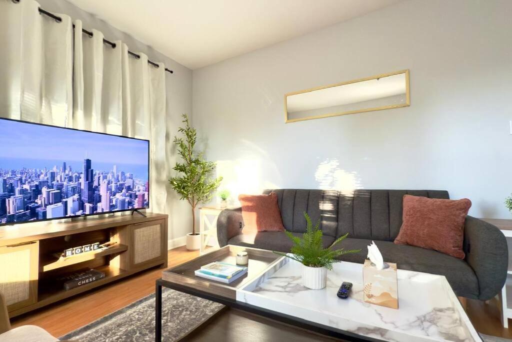 Apartment 1br Retreat Cozy & Inviting Near Loyola Chicago
