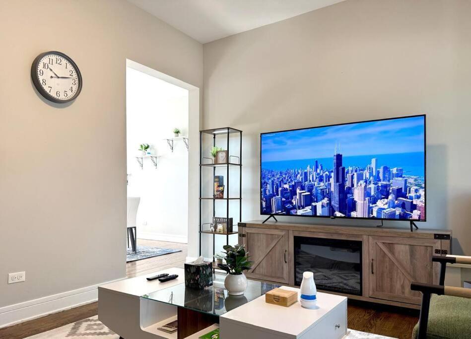 Vibrant 1br Explore Chicago's Hidden Gems Chicago