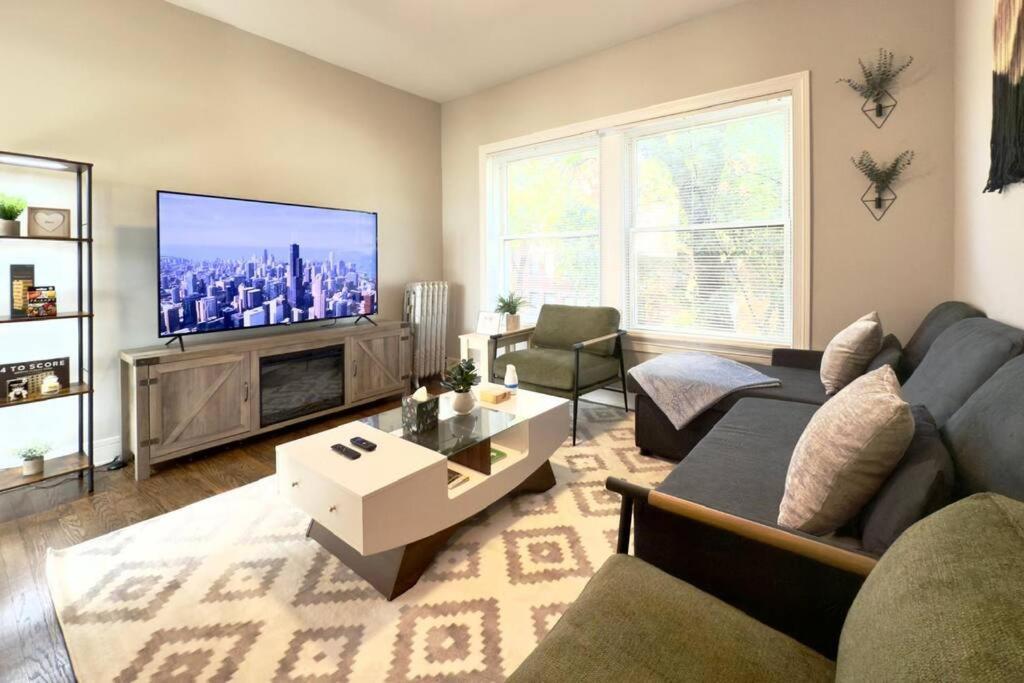 Vibrant 1br Explore Chicago's Hidden Gems Chicago