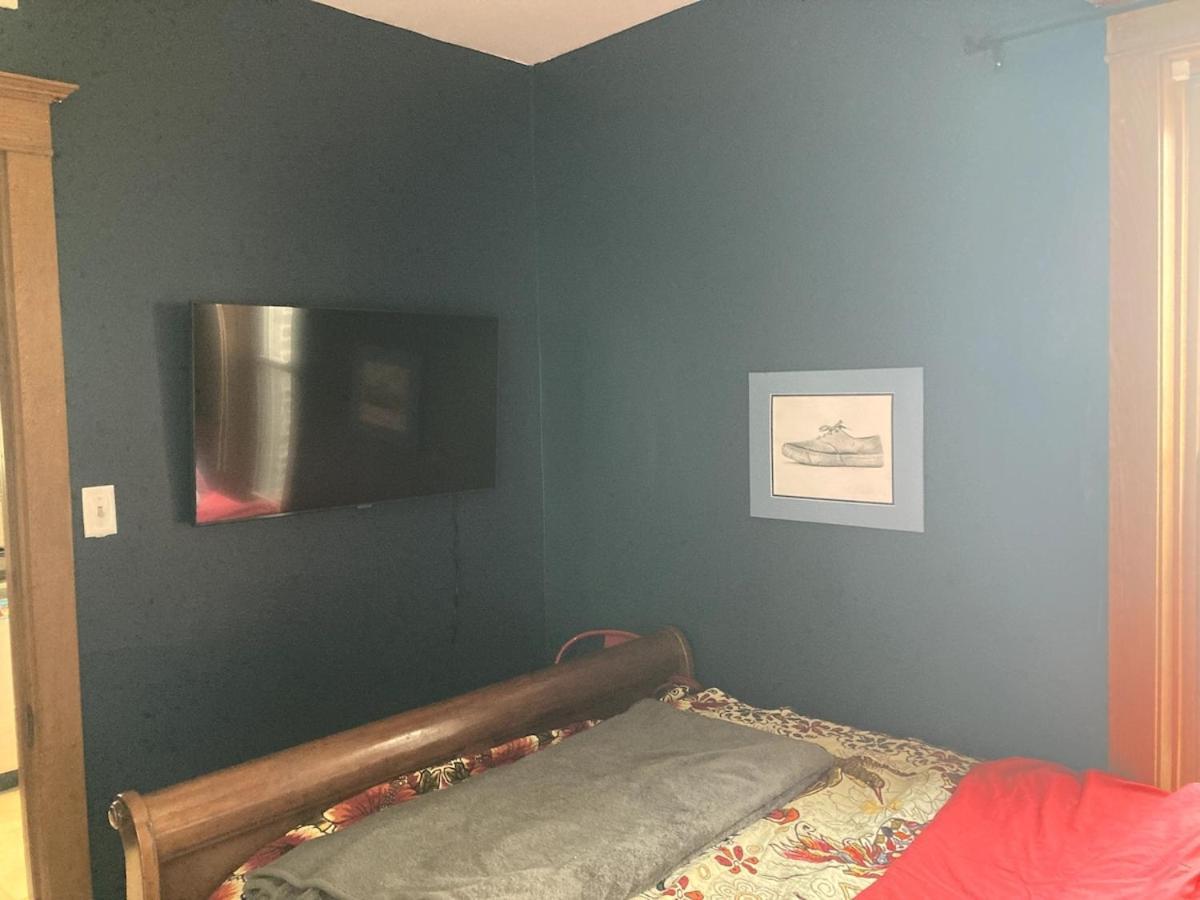 Private With Shared Bathrooms *