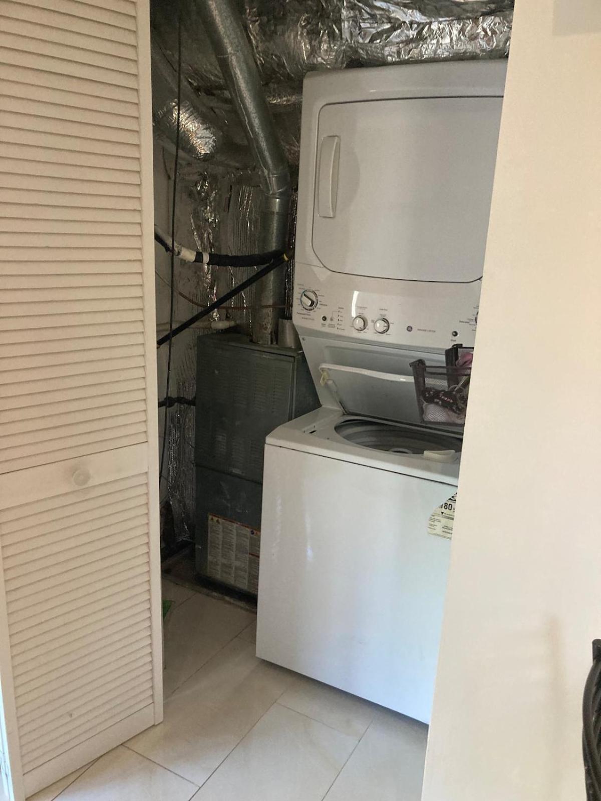 Bed & Breakfast Private With Shared Bathrooms