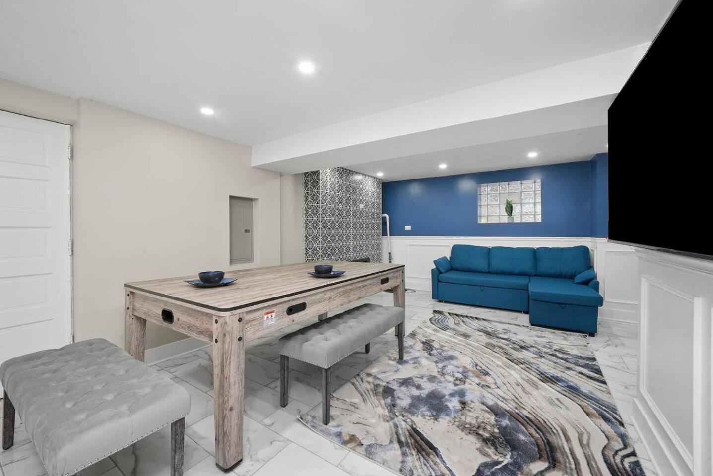 Gorgeous 5 Bedroom Gem With Games * Chicago