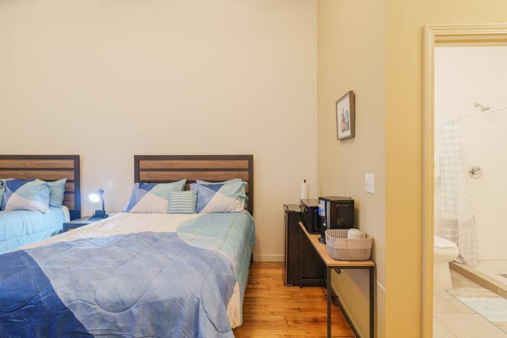 Modern Wicker Park Close To Shops & Dining *