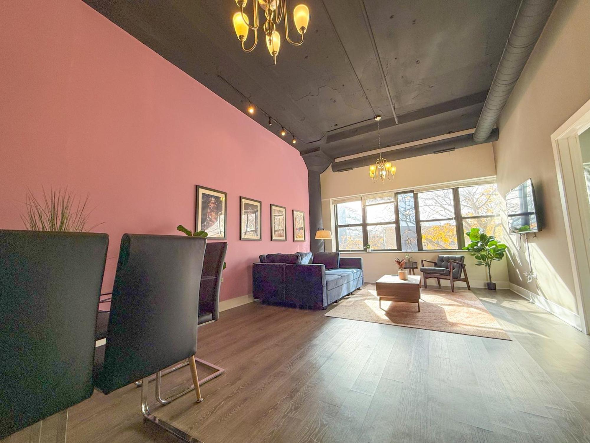 Mccormick Place Huge 2Br Cozy Loft Suite With Optional Parking Sleeps 8 Near Soldier Field And Grant Park Apartment