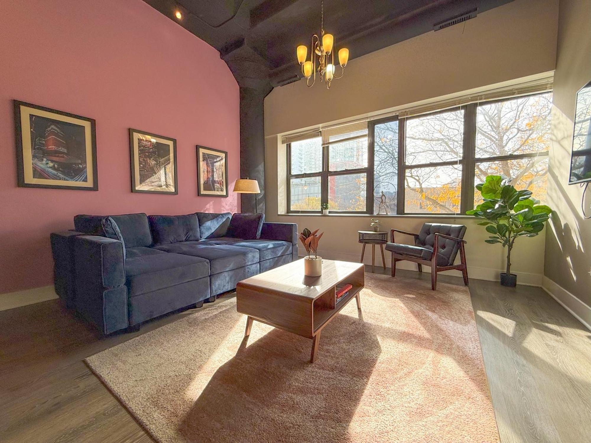 Apartment Mccormick Place Huge 2Br Cozy Loft Suite With Optional Parking Sleeps 8 Near Soldier Field And Grant Park